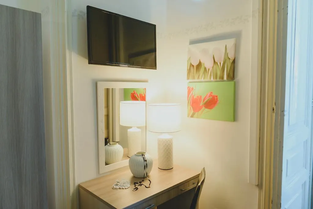 Bed & Breakfast Bellini Home B&B Accessibile con Ascensore Aeroporto di Catania Fontana Rossa