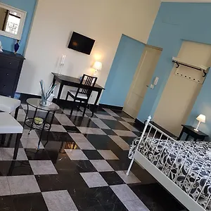Bed and breakfast Central Suites